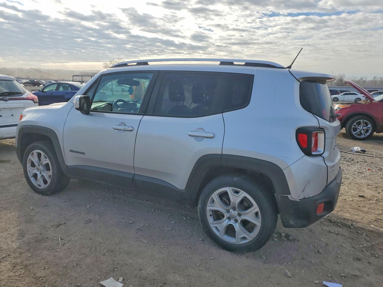 2015 JEEP RENEGADE LIMITED photo 3