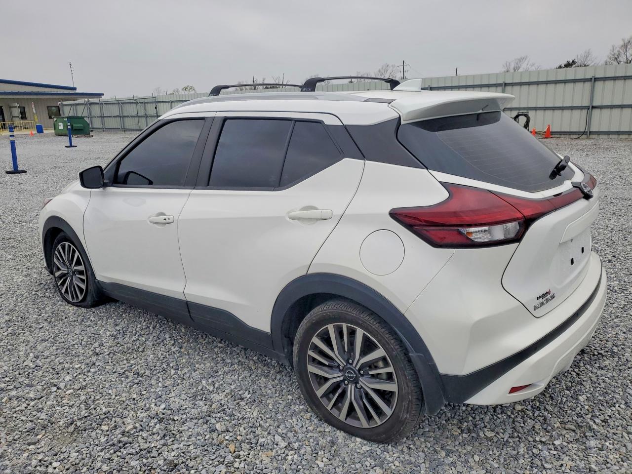 2023 NISSAN KICKS SV photo 4