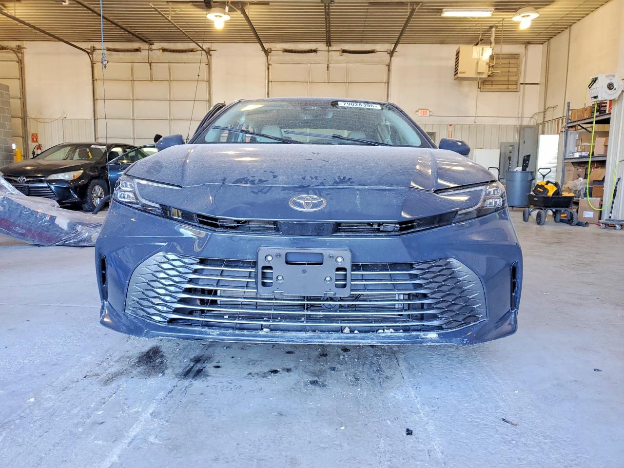 2025 TOYOTA CAMRY XLE photo 5