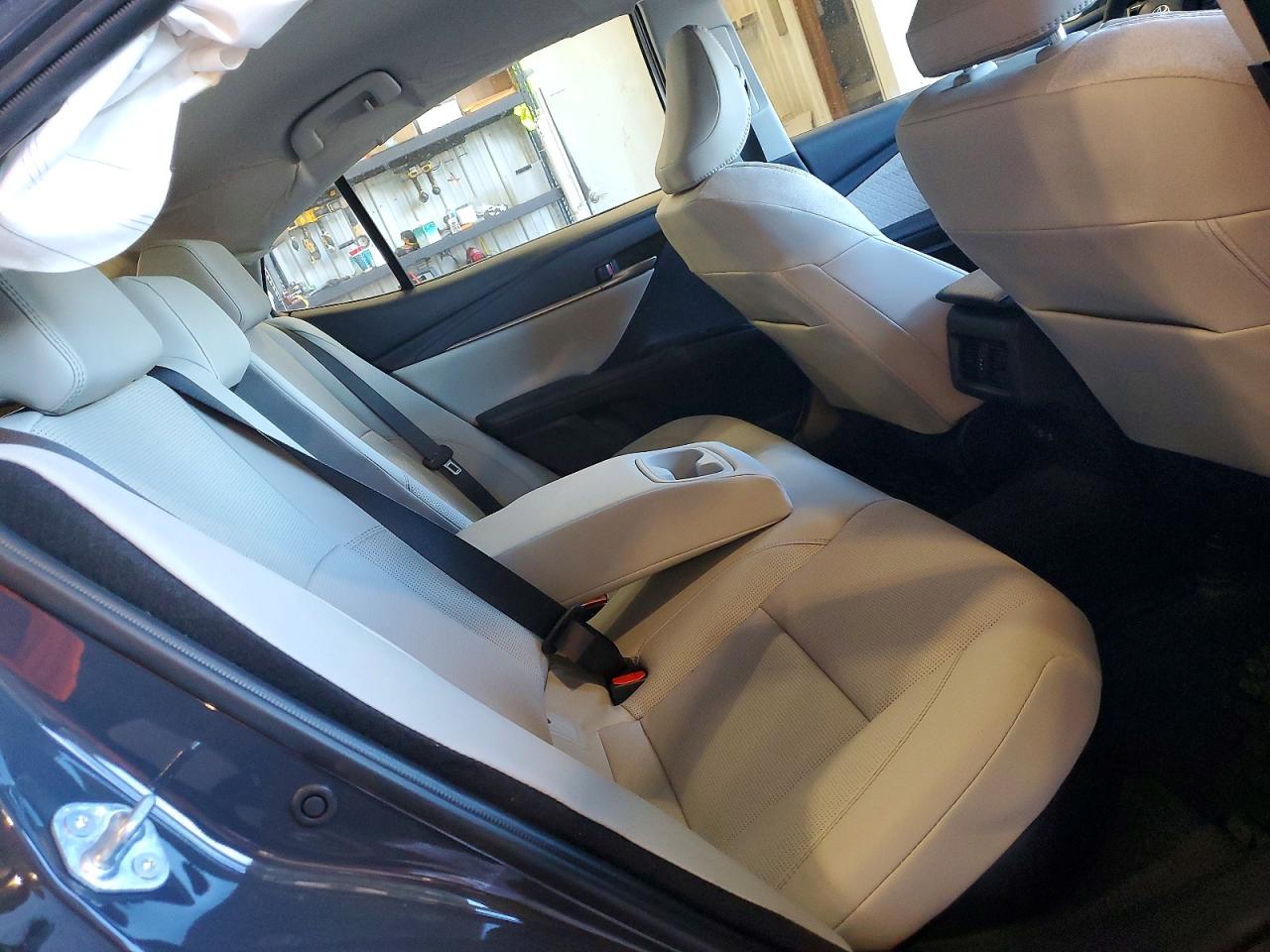 2025 TOYOTA CAMRY XLE photo 10