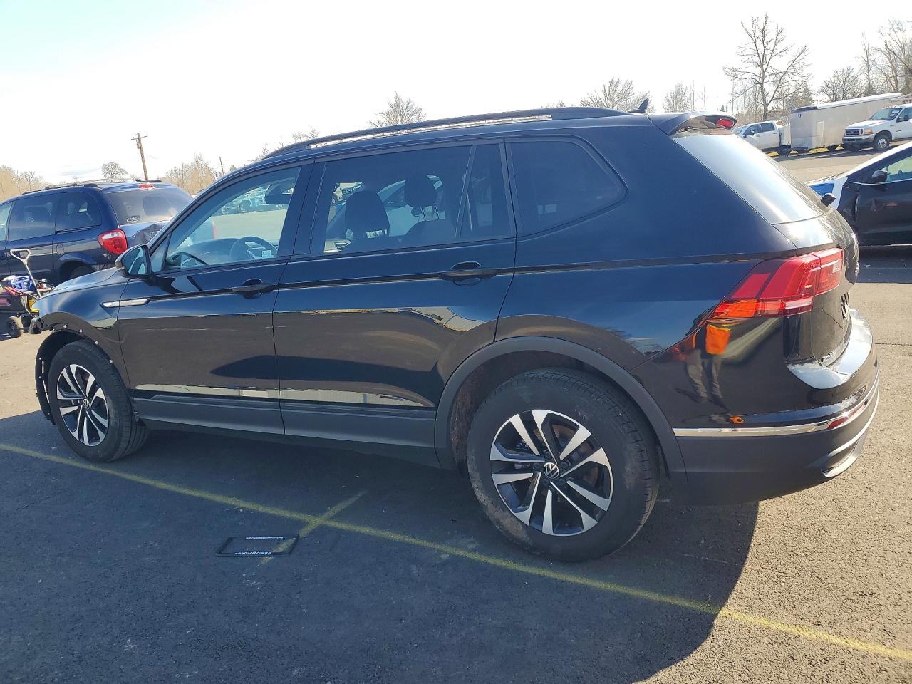 2024 VOLKSWAGEN TIGUAN S photo 3
