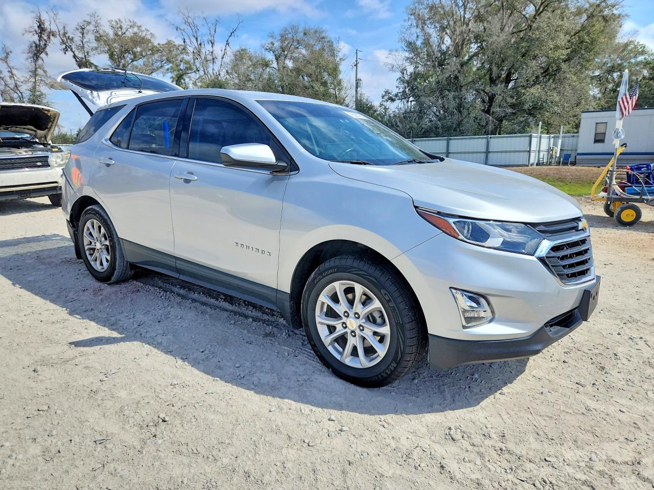 2020 CHEVROLET EQUINOX LT photo 4