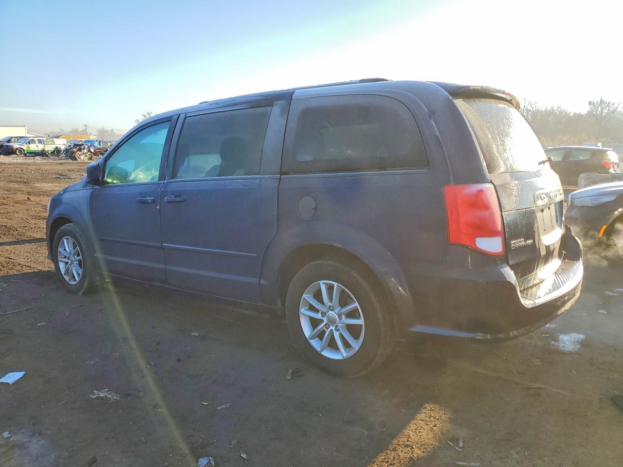 2015 DODGE GRAND CARAVAN SXT photo 2