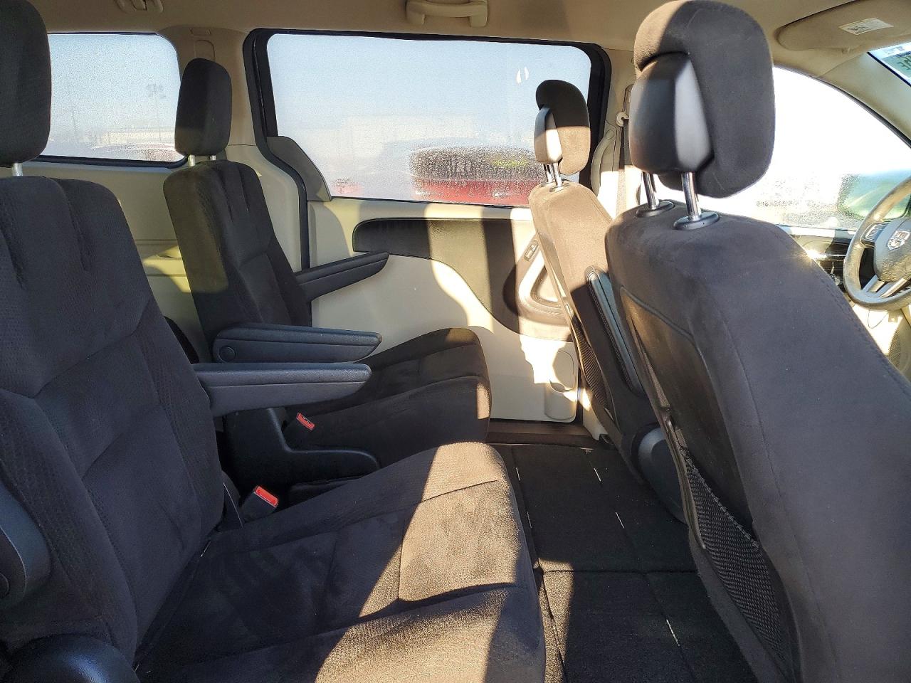 2015 DODGE GRAND CARAVAN SXT photo 11
