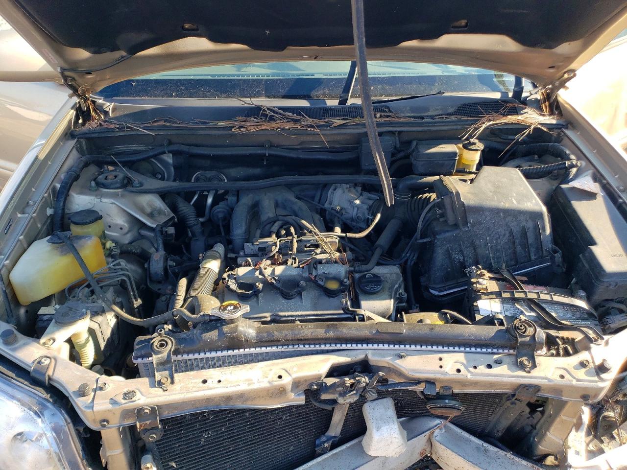 2004 TOYOTA HIGHLANDER LIMITED photo 12