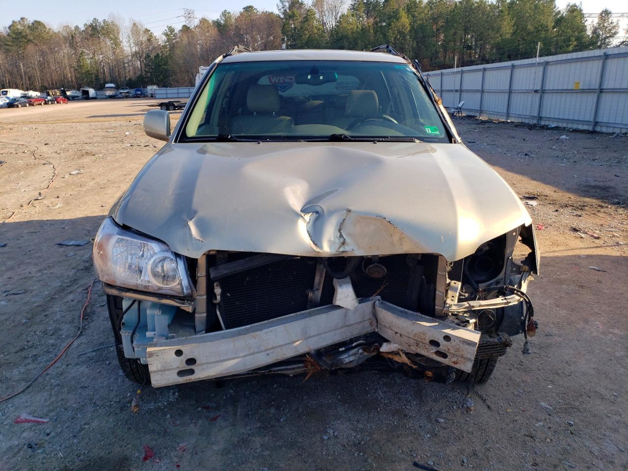 2004 TOYOTA HIGHLANDER LIMITED photo 5
