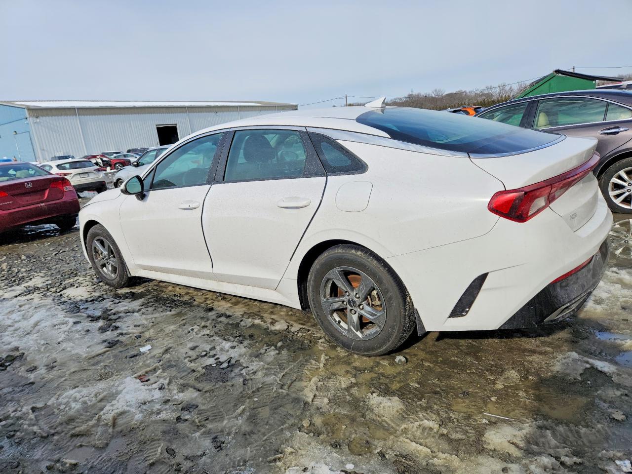 2023 KIA K5 photo 3