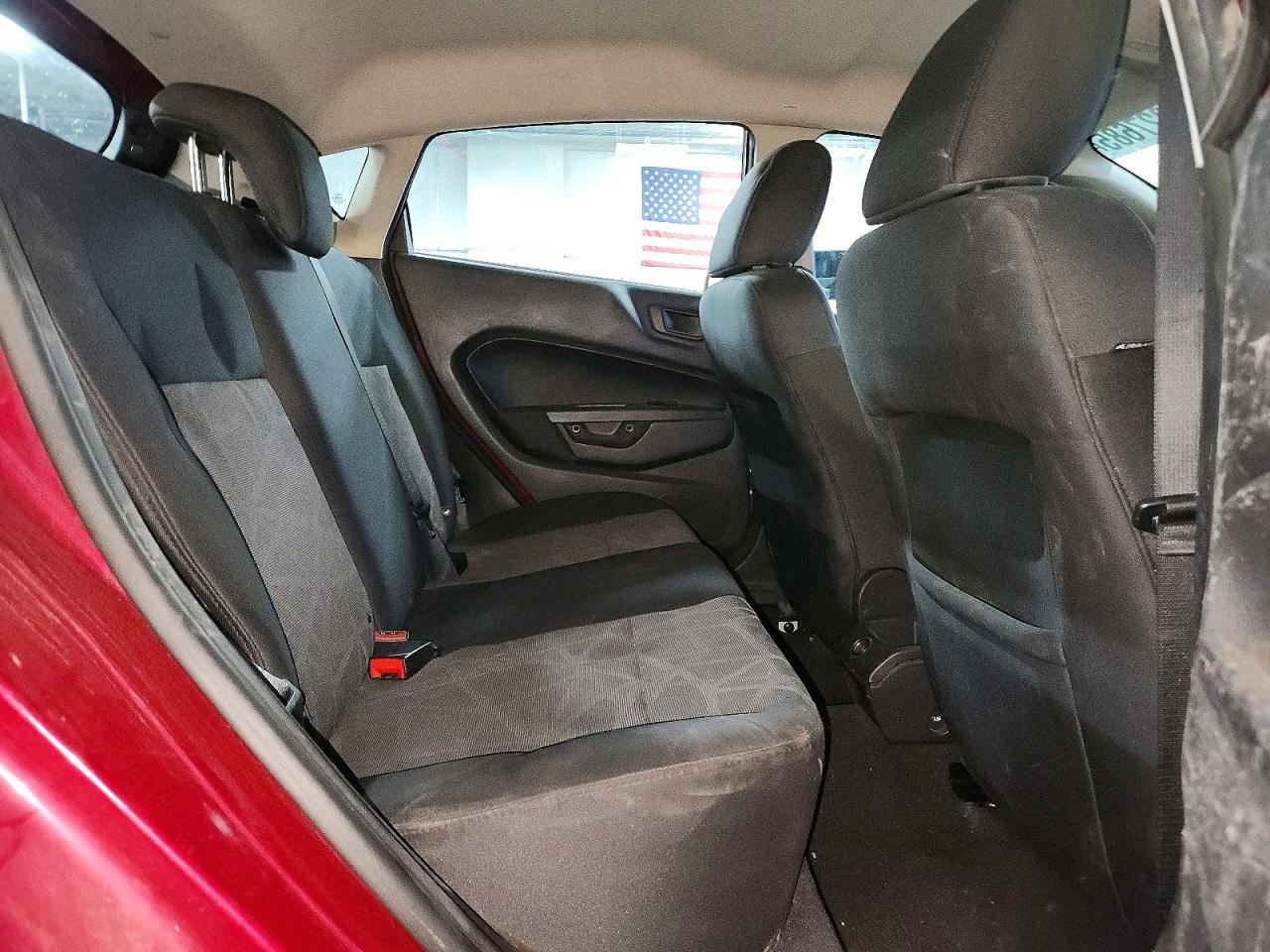 2011 FORD FIESTA SE photo 10
