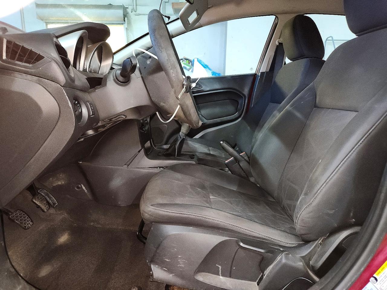 2011 FORD FIESTA SE photo 7