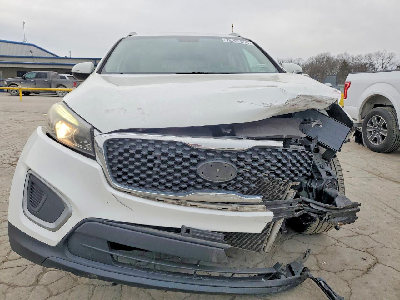 2016 KIA SORENTO LX photo 13