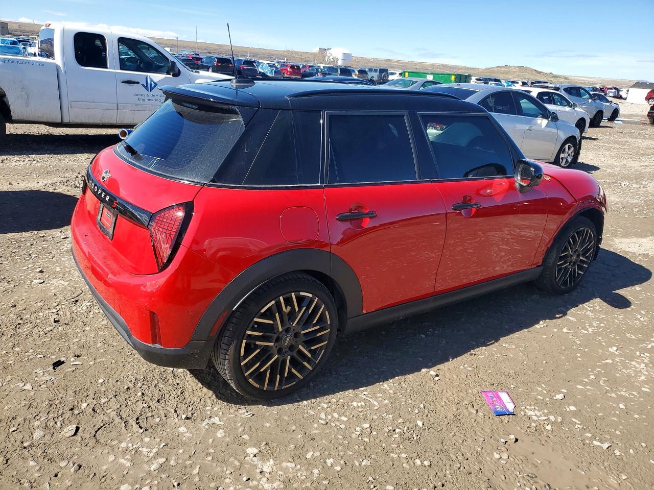 2025 MINI COOPER S photo 3