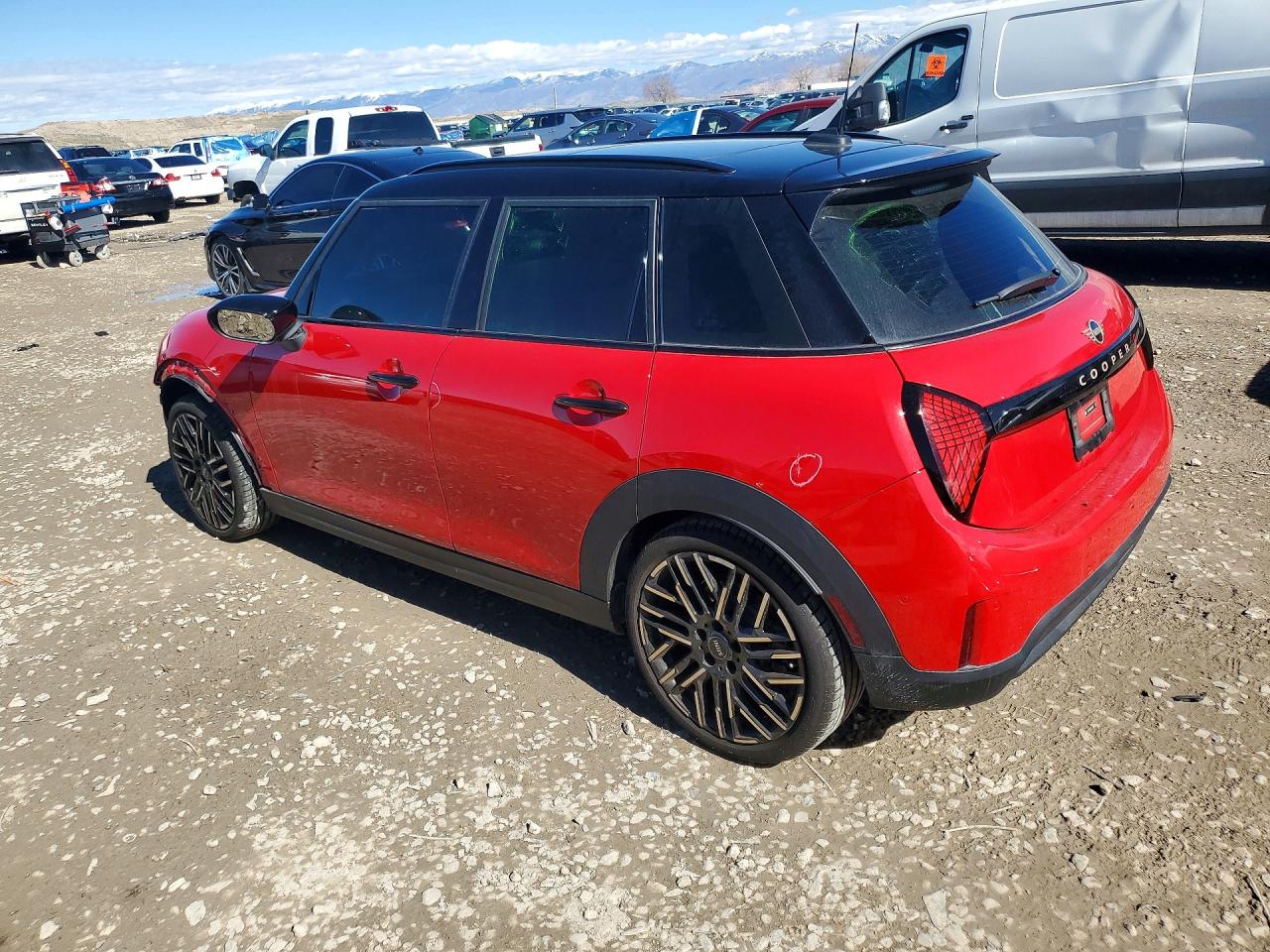 2025 MINI COOPER S photo 2