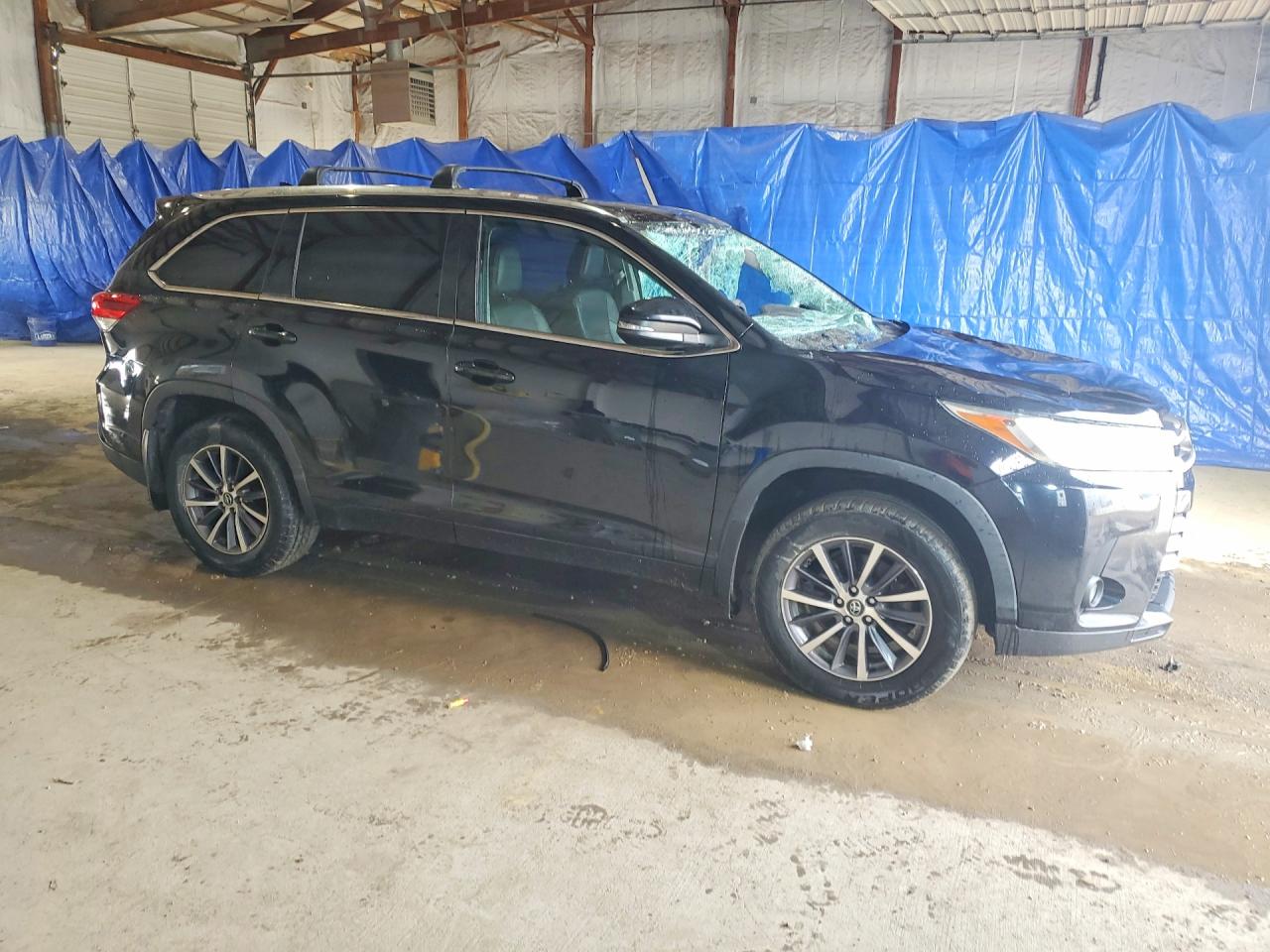 2018 TOYOTA HIGHLANDER XLE photo 7