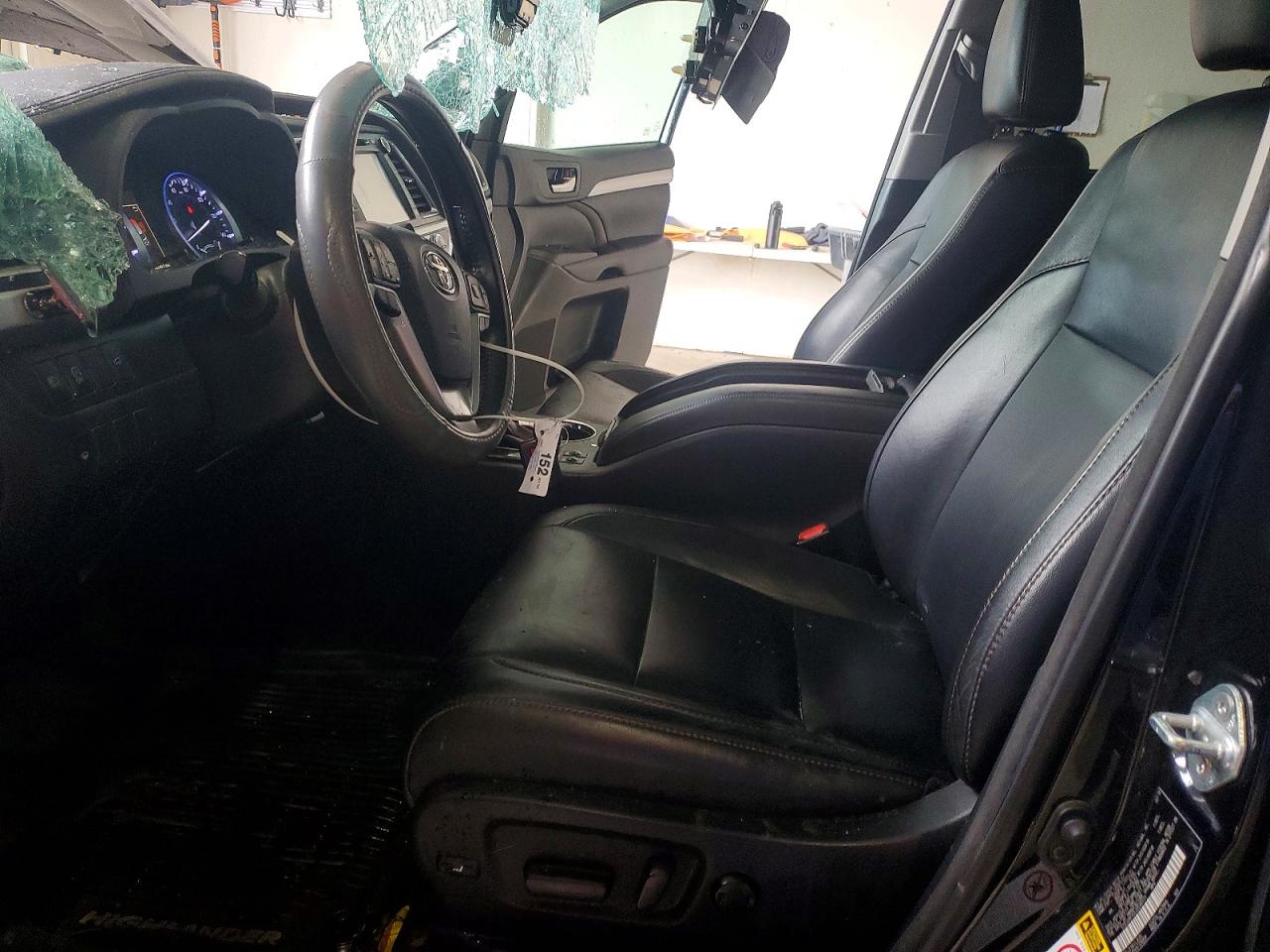 2018 TOYOTA HIGHLANDER XLE photo 13