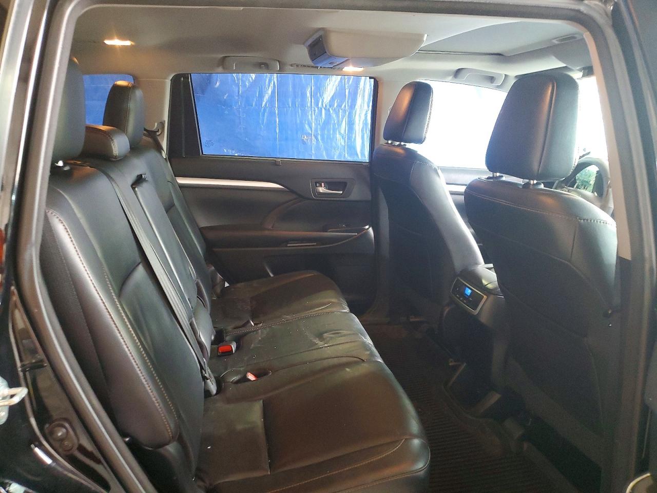 2018 TOYOTA HIGHLANDER XLE photo 21