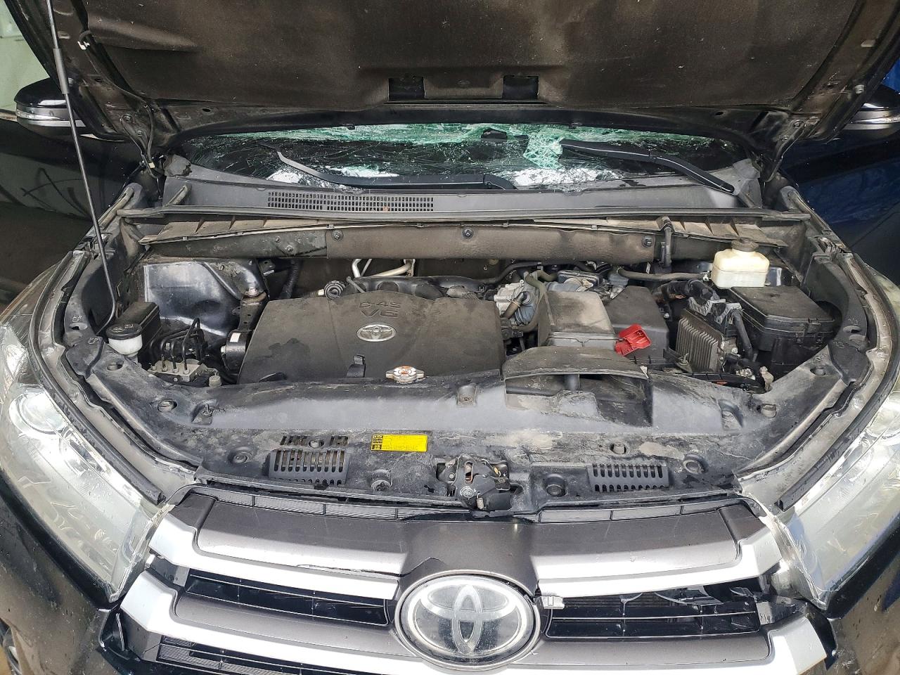 2018 TOYOTA HIGHLANDER XLE photo 23