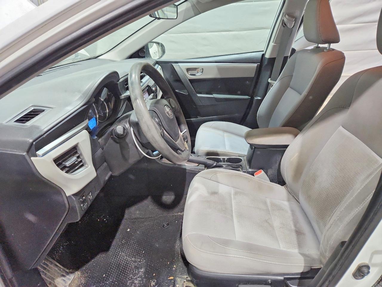 2016 TOYOTA COROLLA LE photo 7
