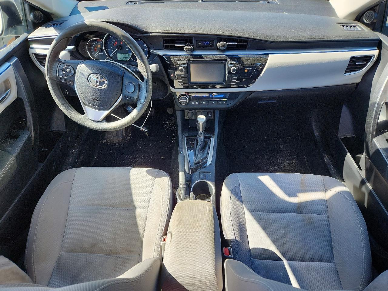 2016 TOYOTA COROLLA LE photo 8