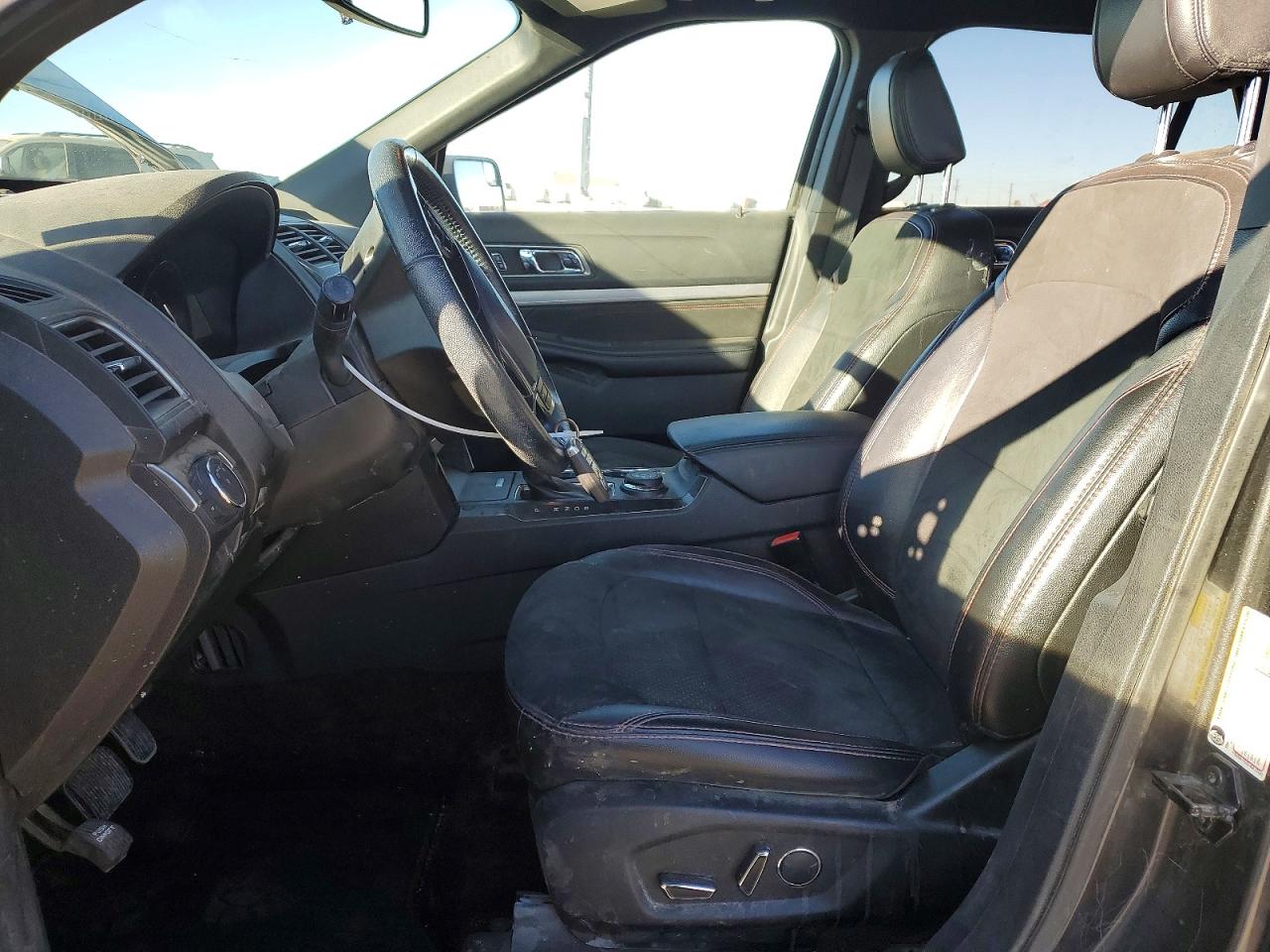 2018 FORD EXPLORER XLT photo 7