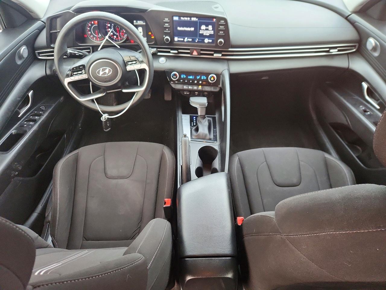 2022 HYUNDAI ELANTRA SEL photo 22