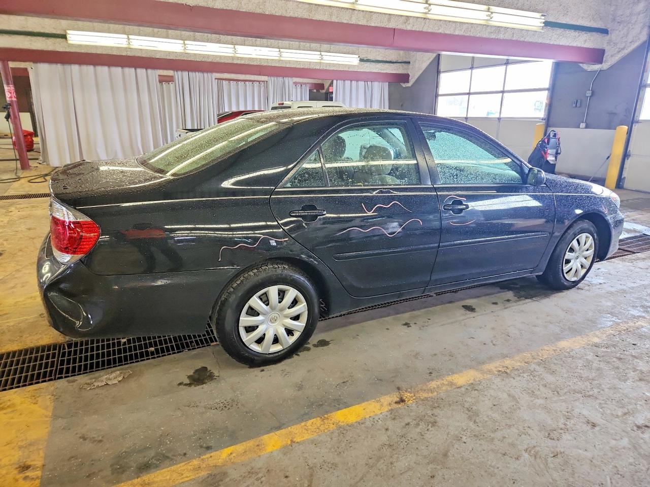 2005 TOYOTA CAMRY LE photo 5