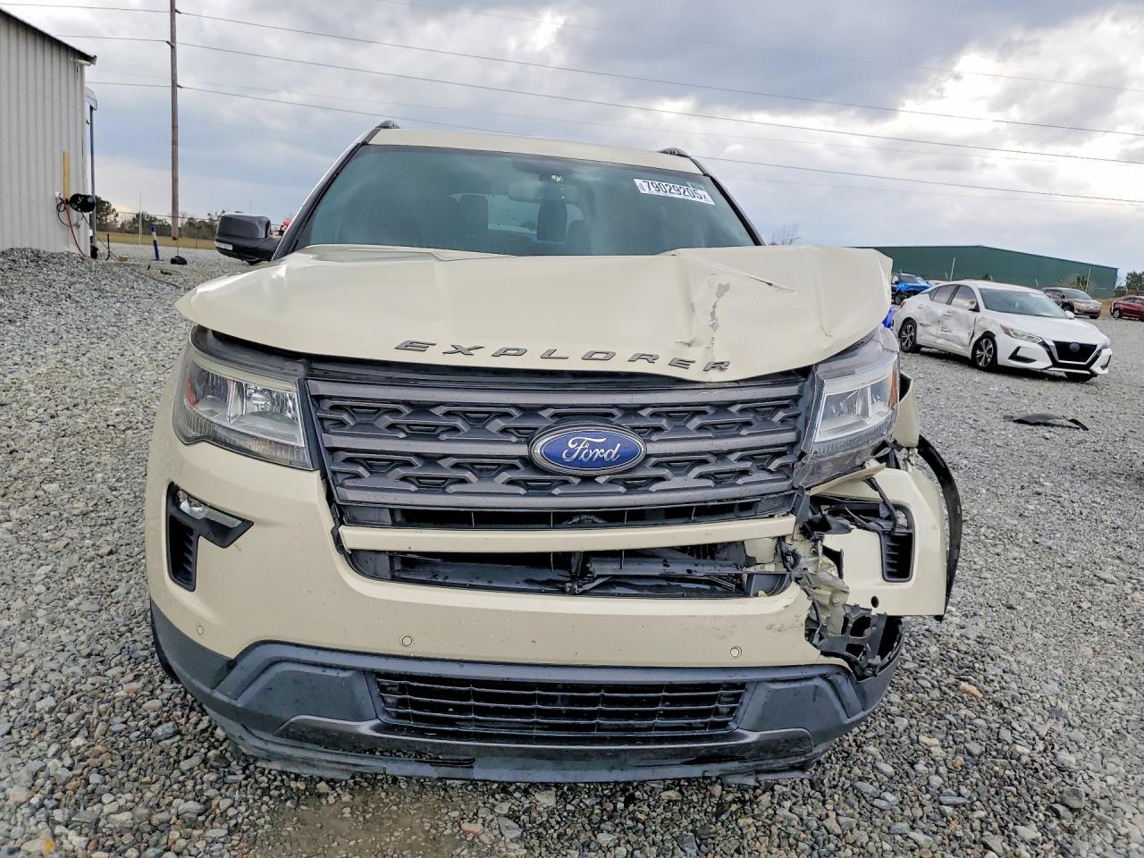 2018 FORD EXPLORER XLT photo 9