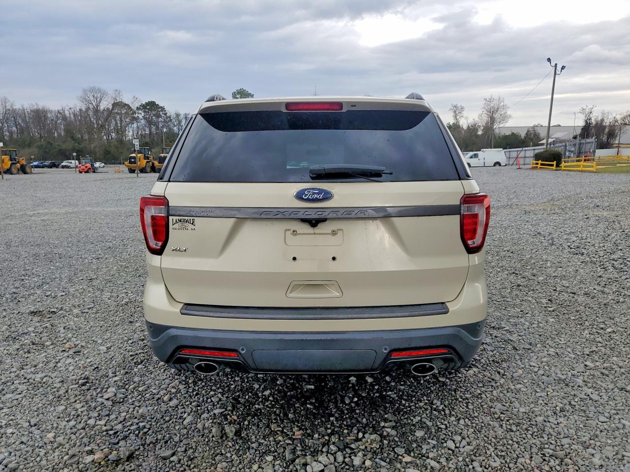 2018 FORD EXPLORER XLT photo 11