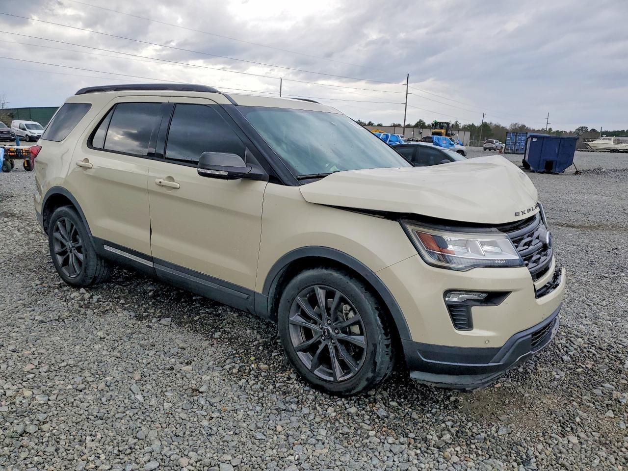 2018 FORD EXPLORER XLT photo 7