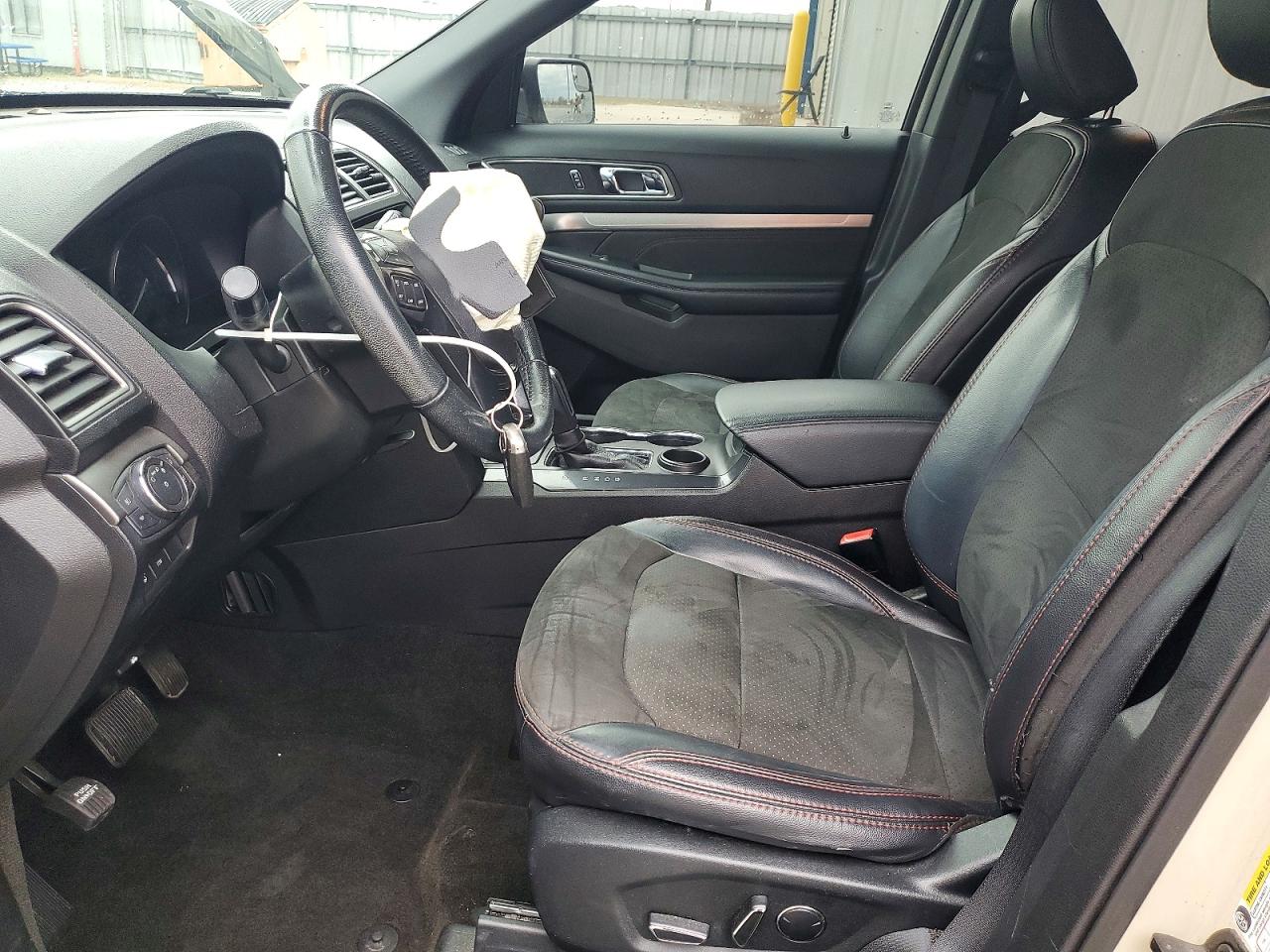2018 FORD EXPLORER XLT photo 13