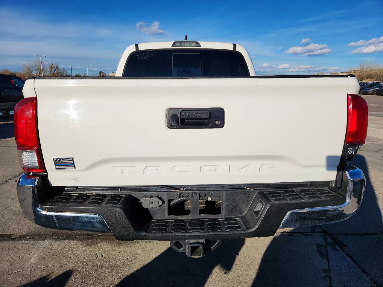 2017 TOYOTA TACOMA TRD OFF-ROAD photo 6