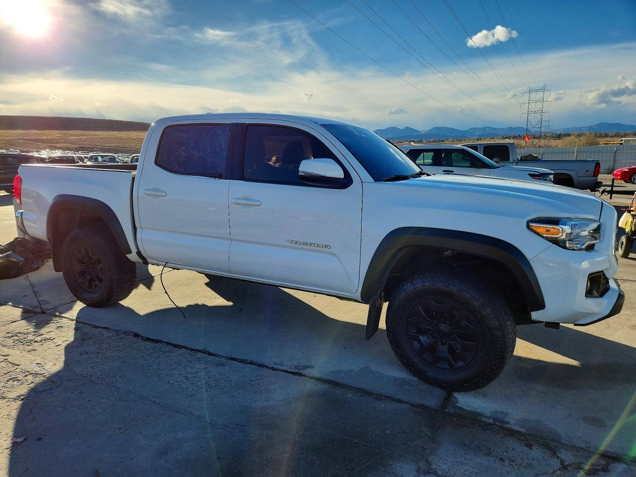2017 TOYOTA TACOMA TRD OFF-ROAD photo 4
