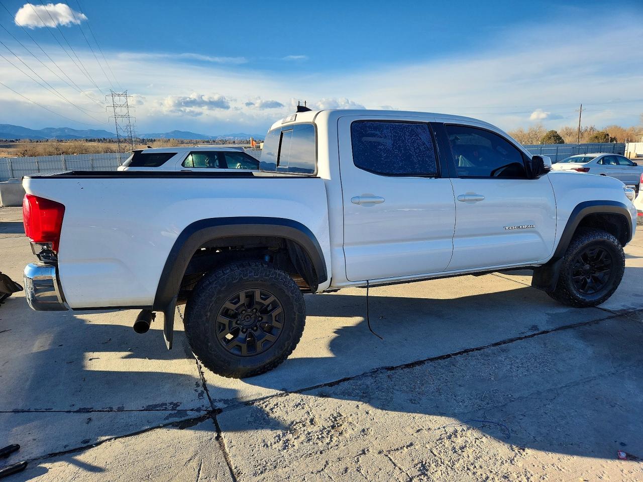 2017 TOYOTA TACOMA TRD OFF-ROAD photo 3