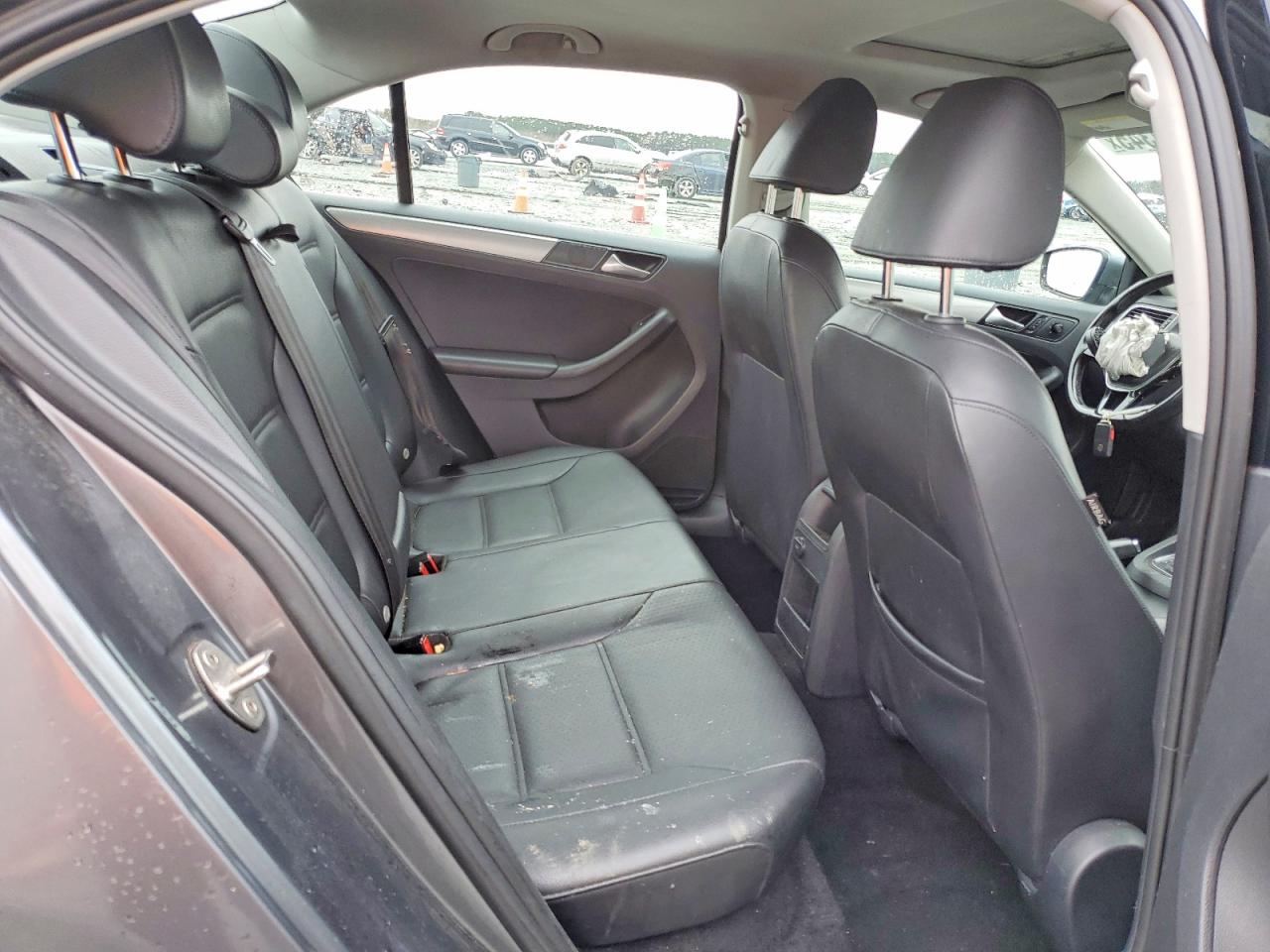 2018 VOLKSWAGEN JETTA SE photo 28