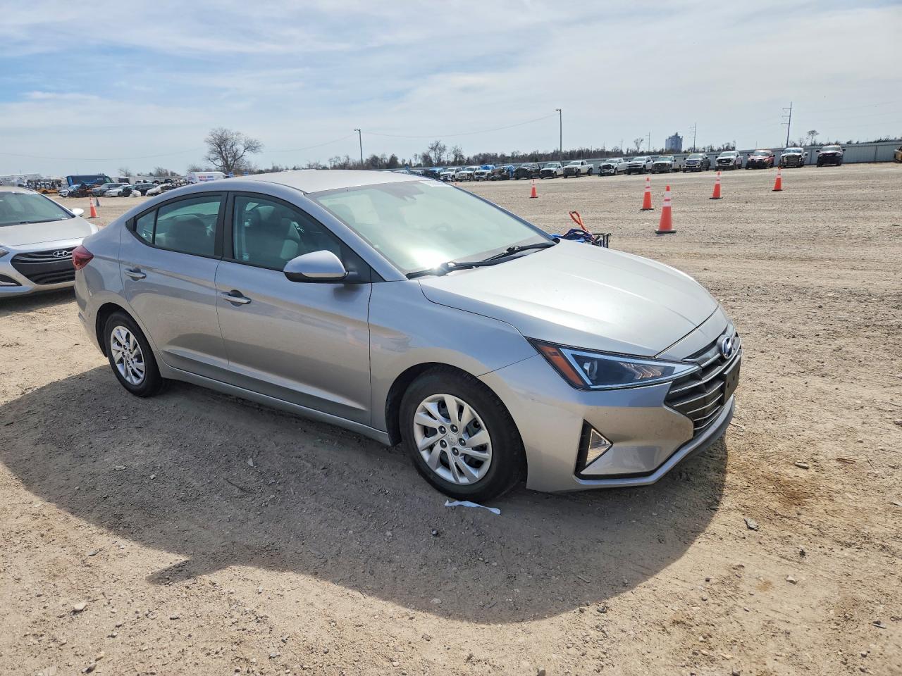 2020 HYUNDAI ELANTRA SE photo 7