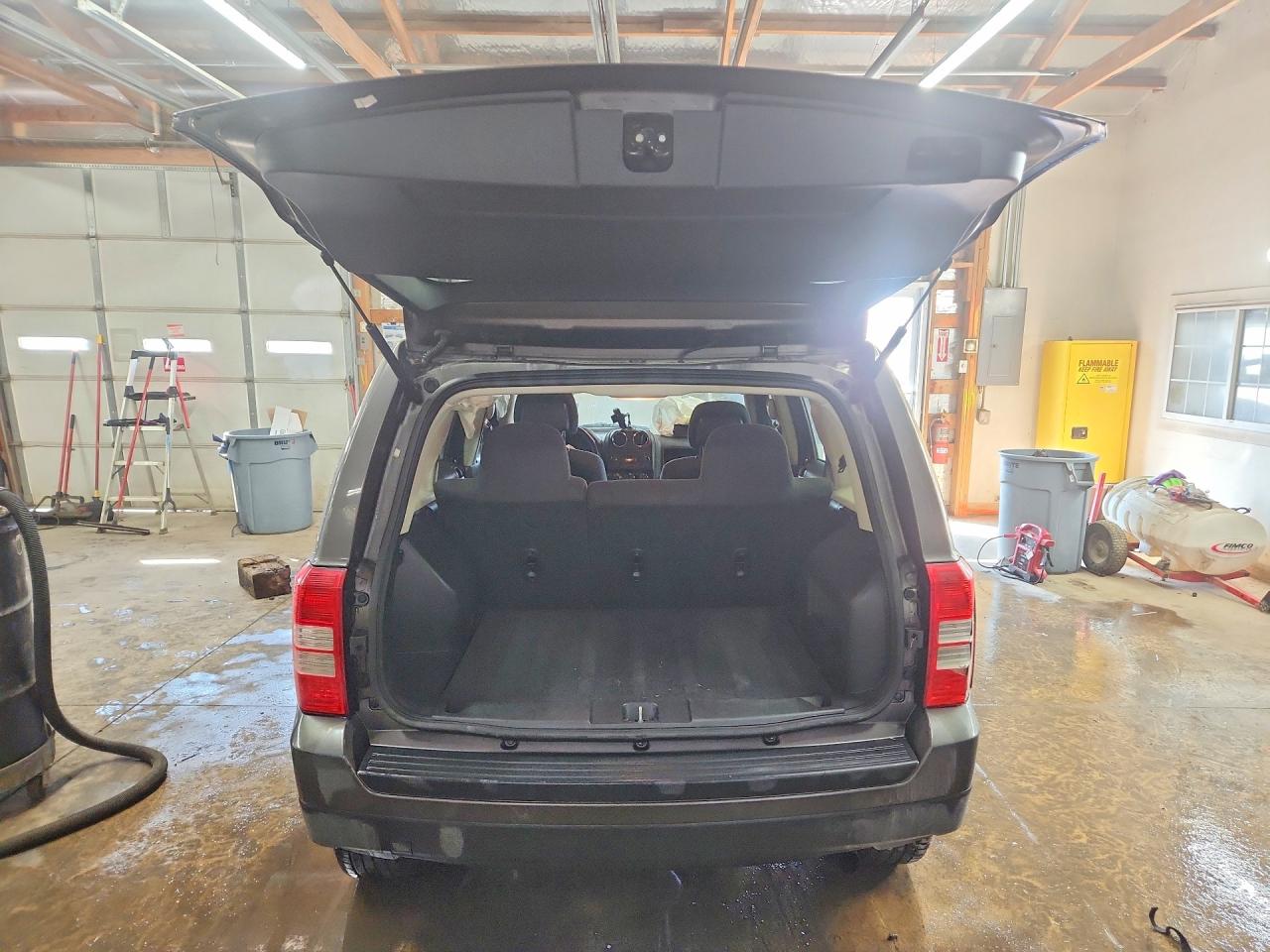 2015 JEEP PATRIOT LATITUDE photo 11