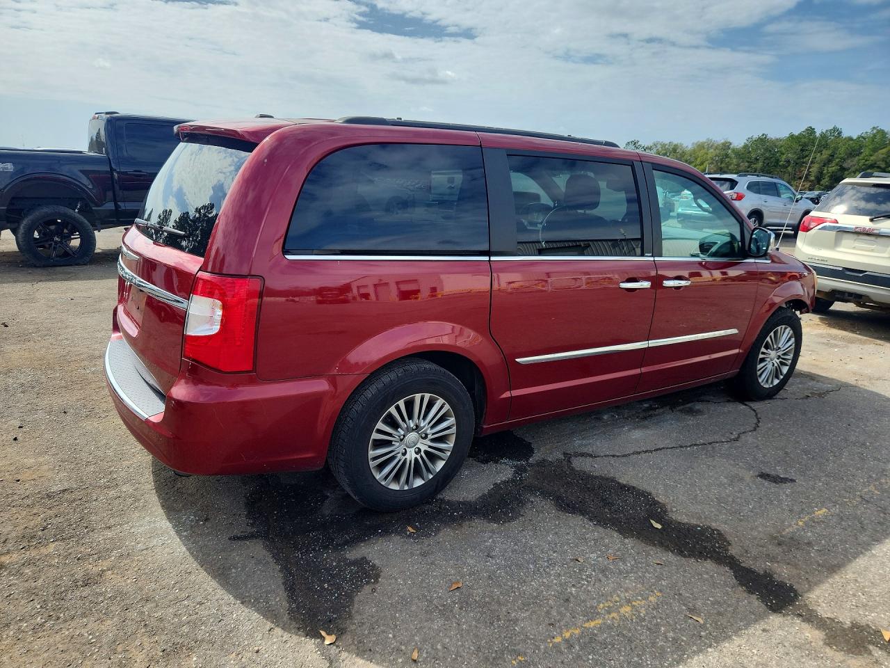 2013 CHRYSLER TOWN & COUNTRY TOURING L photo 3