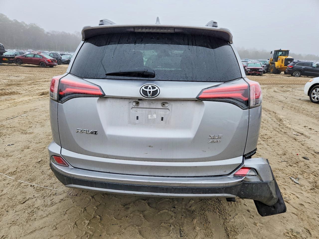 2017 TOYOTA RAV4 XLE photo 11