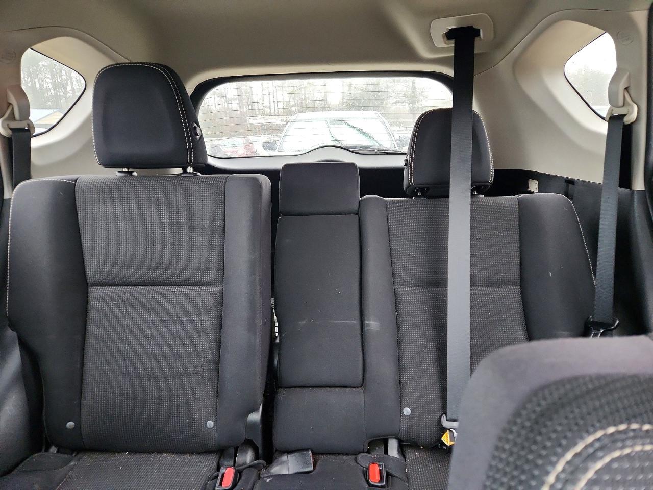 2017 TOYOTA RAV4 XLE photo 19