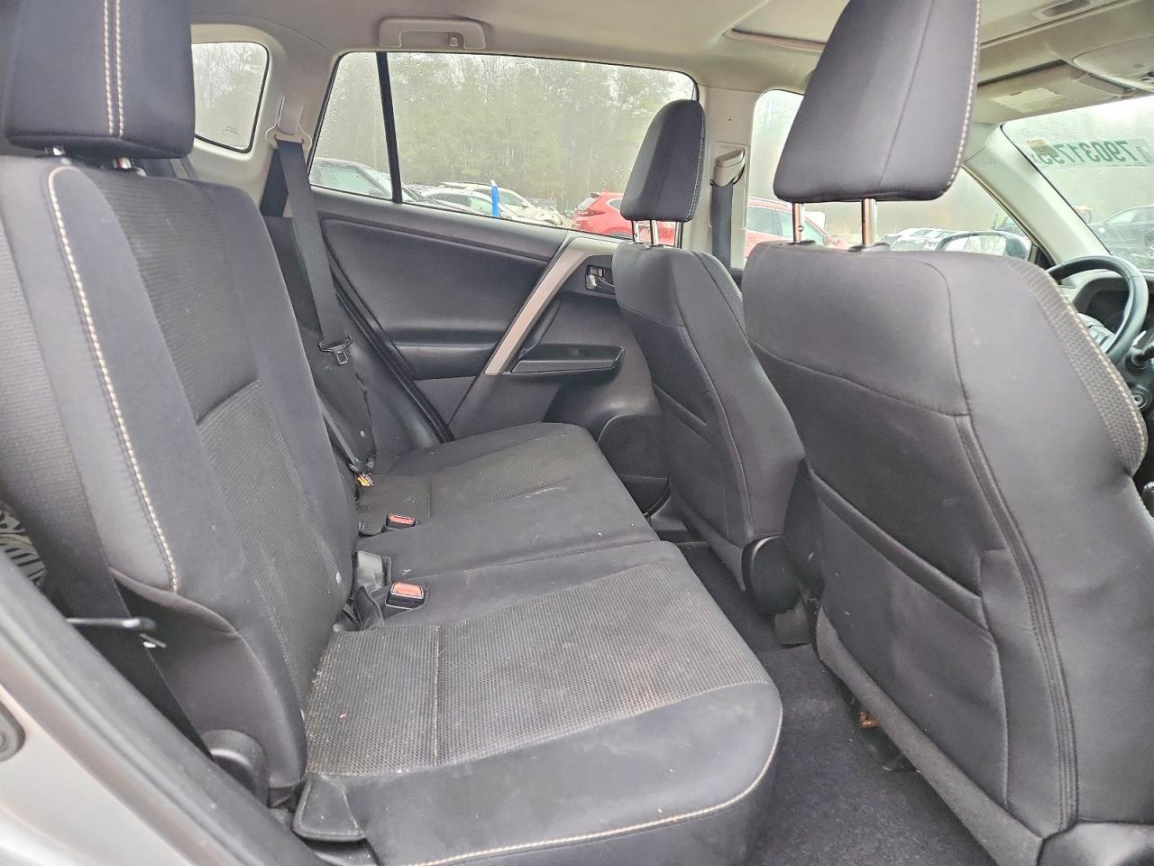 2017 TOYOTA RAV4 XLE photo 21