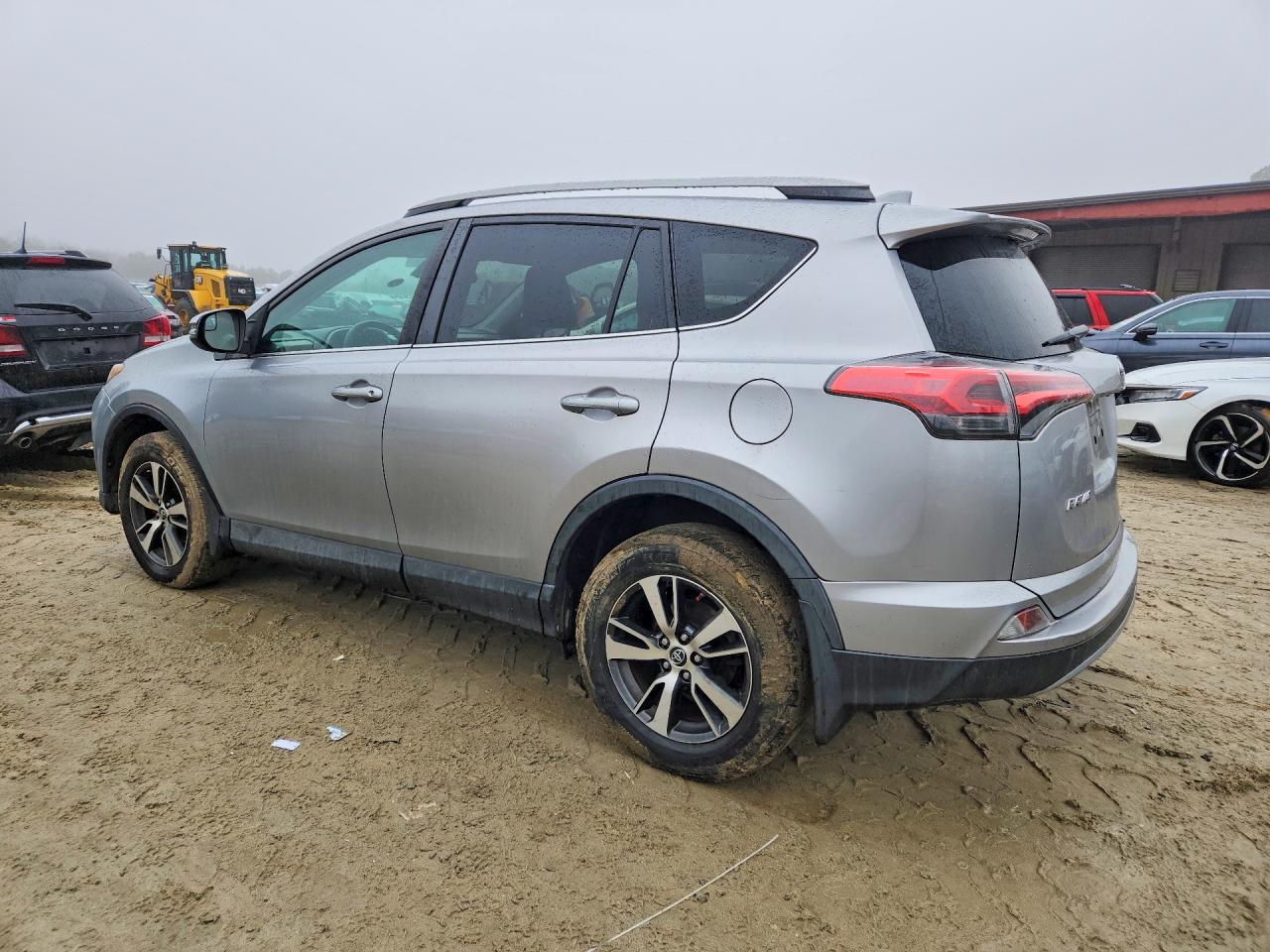 2017 TOYOTA RAV4 XLE photo 3