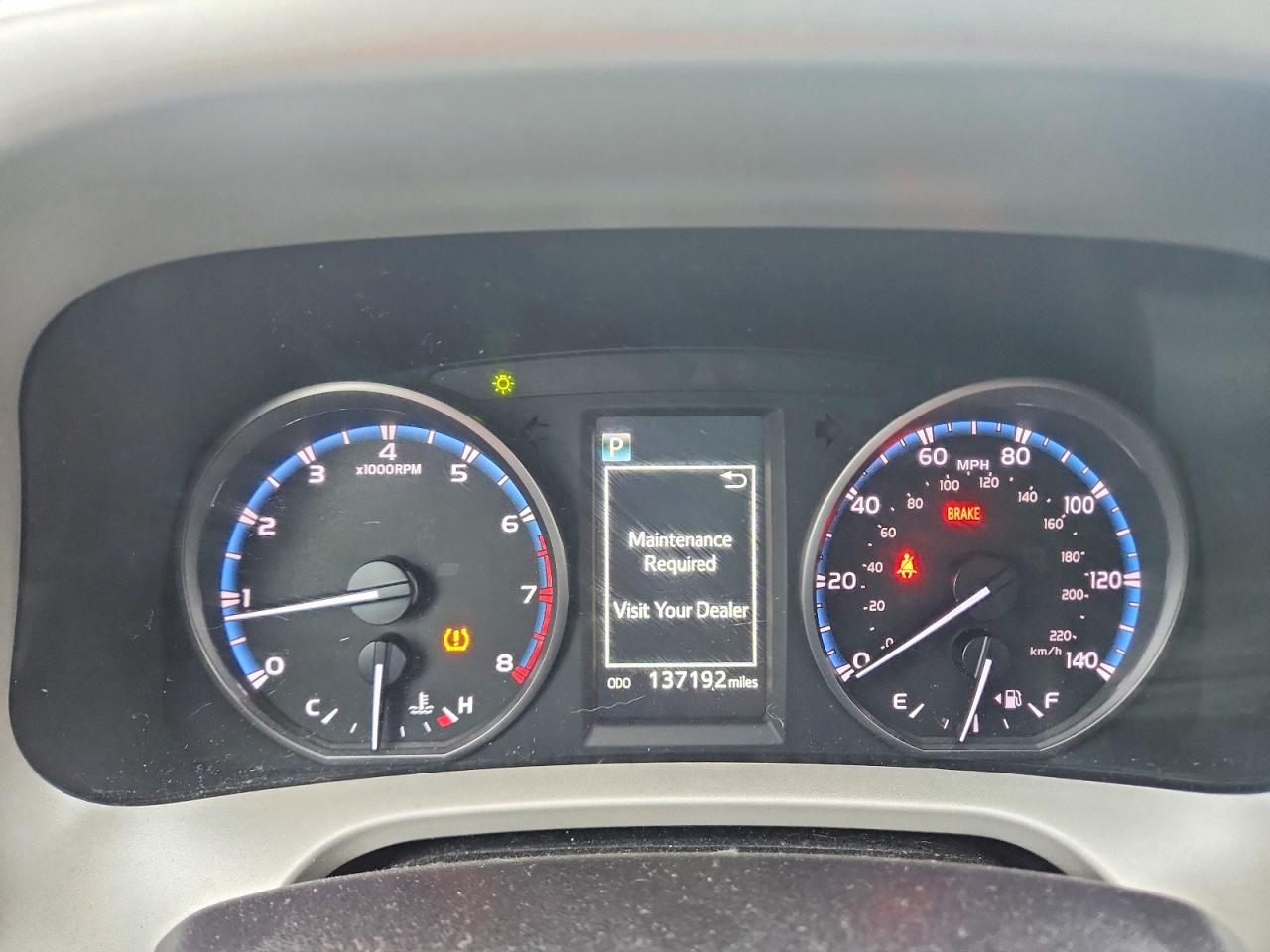 2017 TOYOTA RAV4 XLE photo 17
