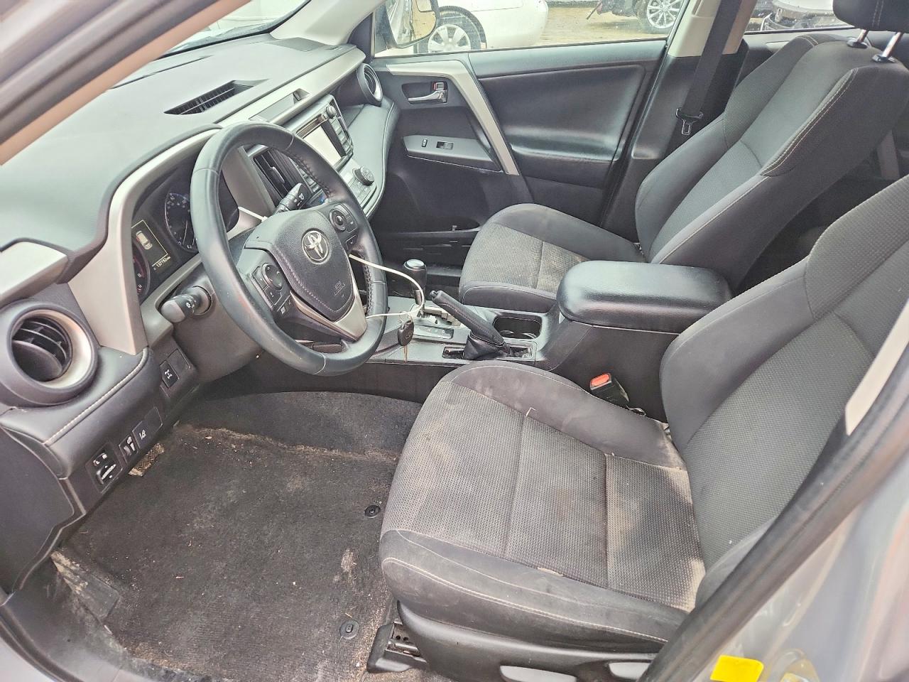 2017 TOYOTA RAV4 XLE photo 13