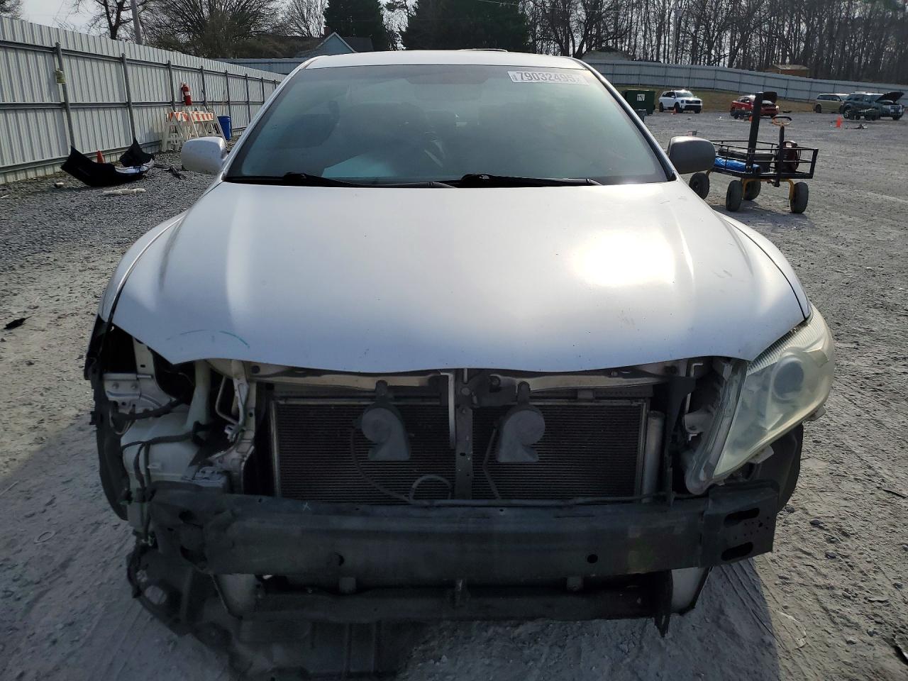 2011 TOYOTA CAMRY LE photo 9
