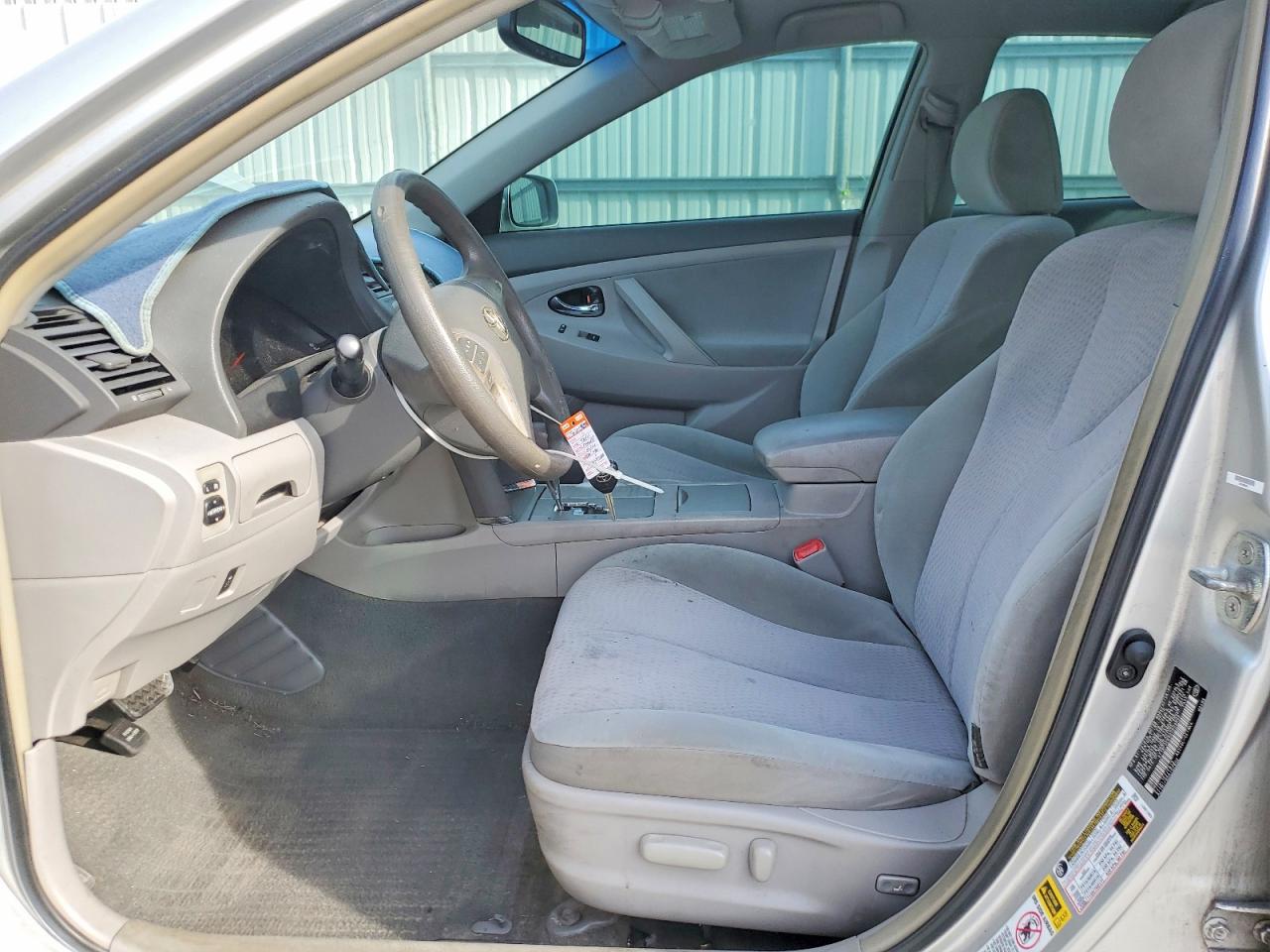 2011 TOYOTA CAMRY LE photo 13