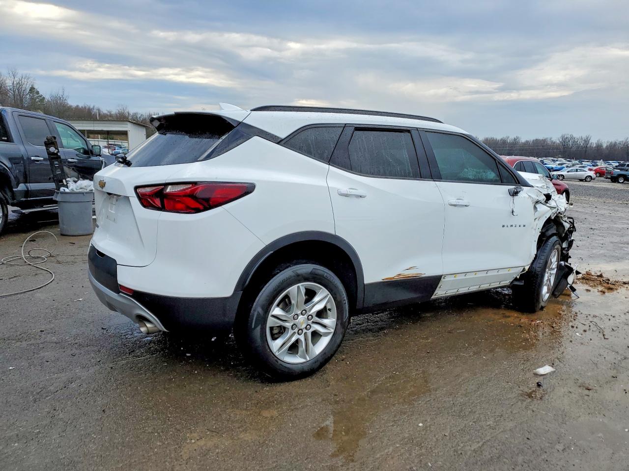 2020 CHEVROLET BLAZER 2LT photo 3