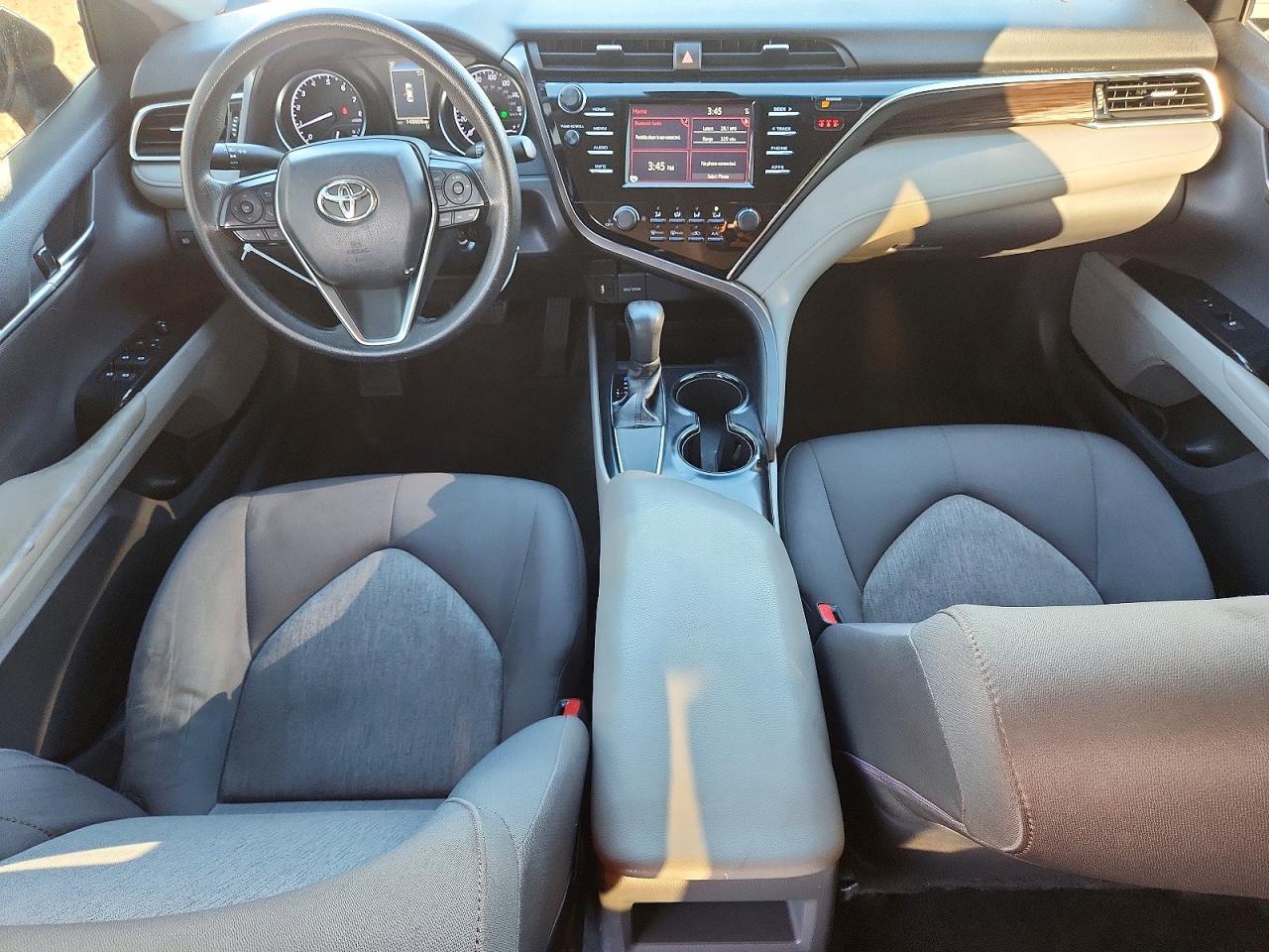 2018 TOYOTA CAMRY LE photo 8