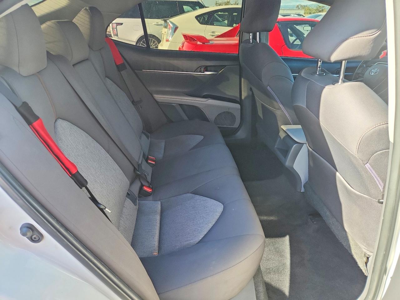 2018 TOYOTA CAMRY LE photo 10