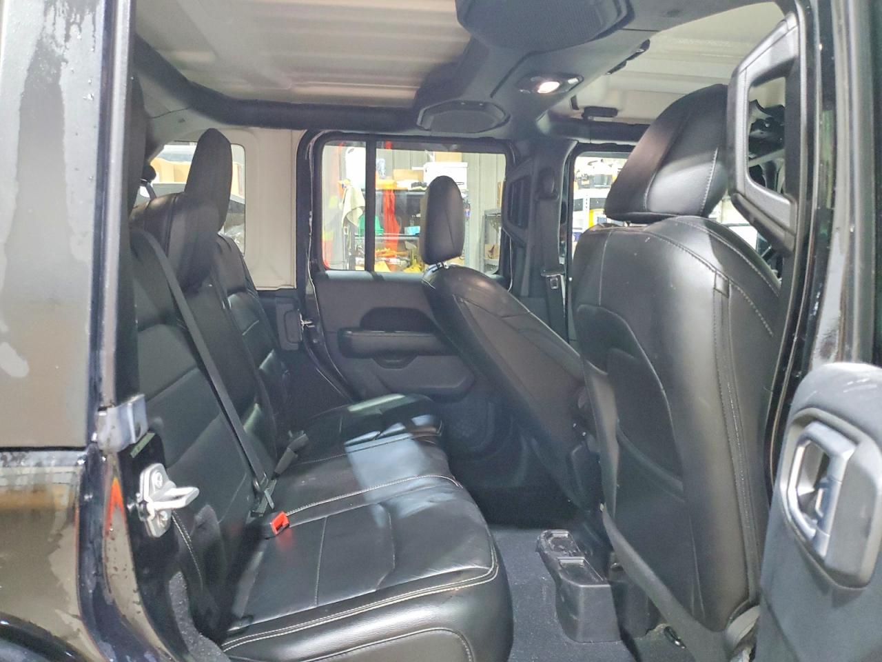 2018 JEEP WRANGLER UNLIMITED SAHARA photo 21