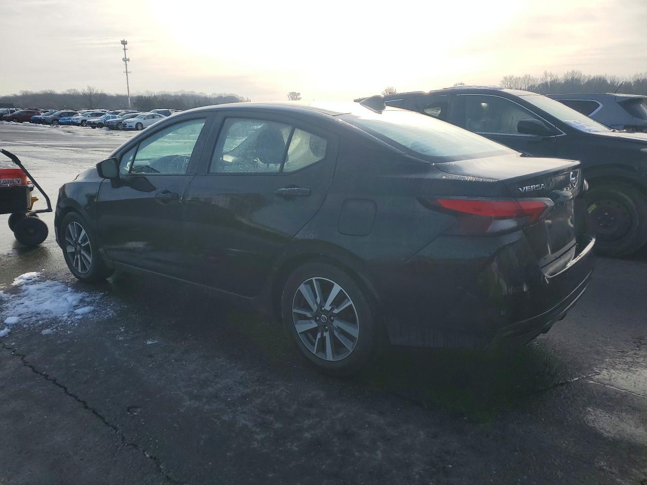 2020 NISSAN VERSA SV photo 2