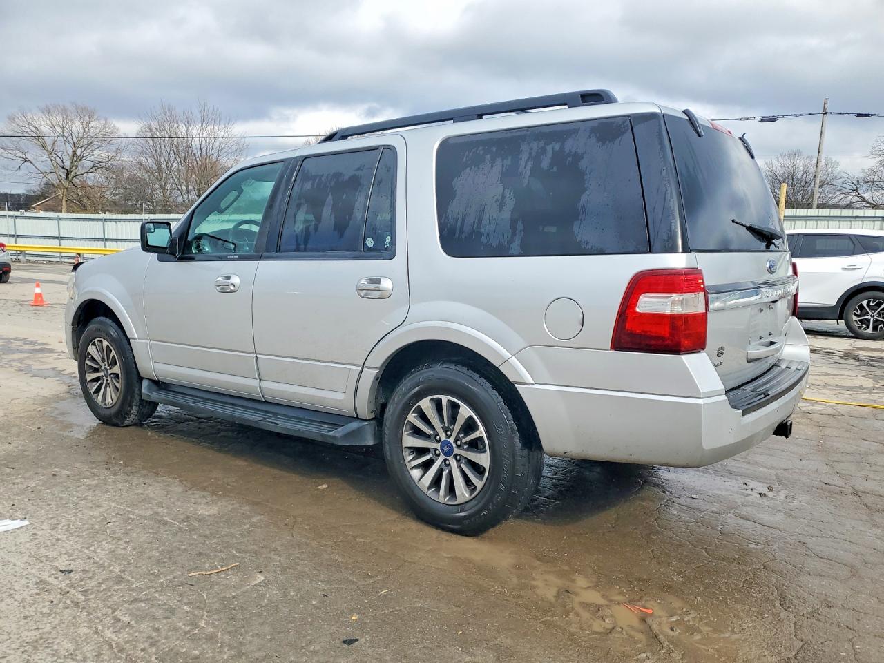 2017 FORD EXPEDITION XLT photo 3